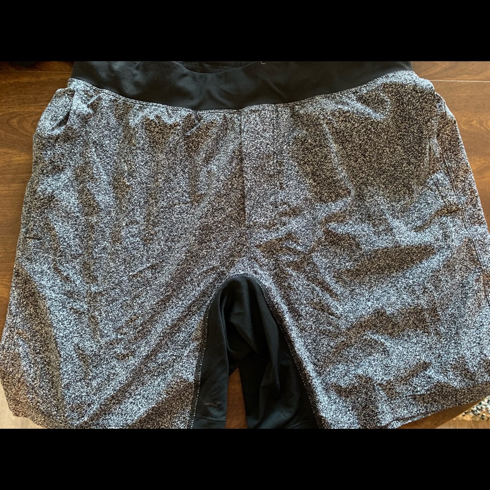 Lululemon “The Short” 7” L